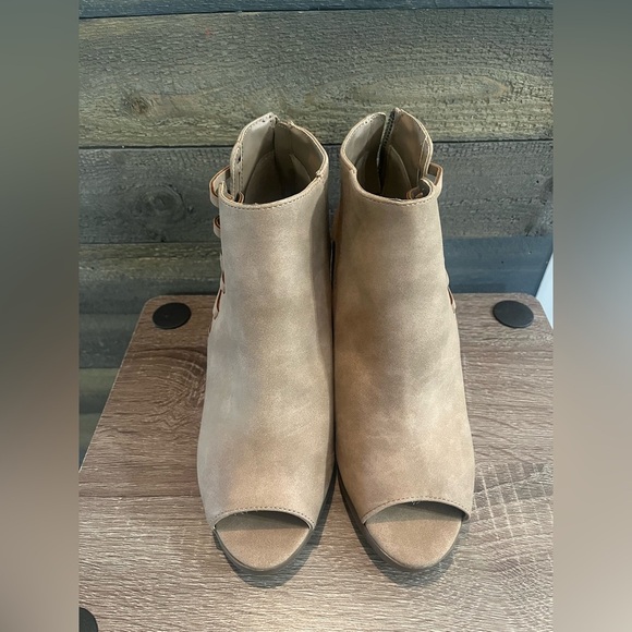 Rampage Tan Wedge Peep Toe Booties Size 7.5 - Picture 7 of 14